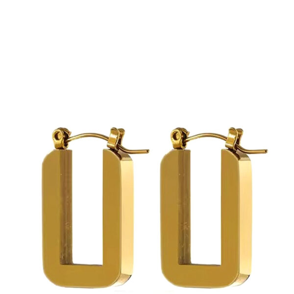 Geometrische Ohrringe im modernen Design